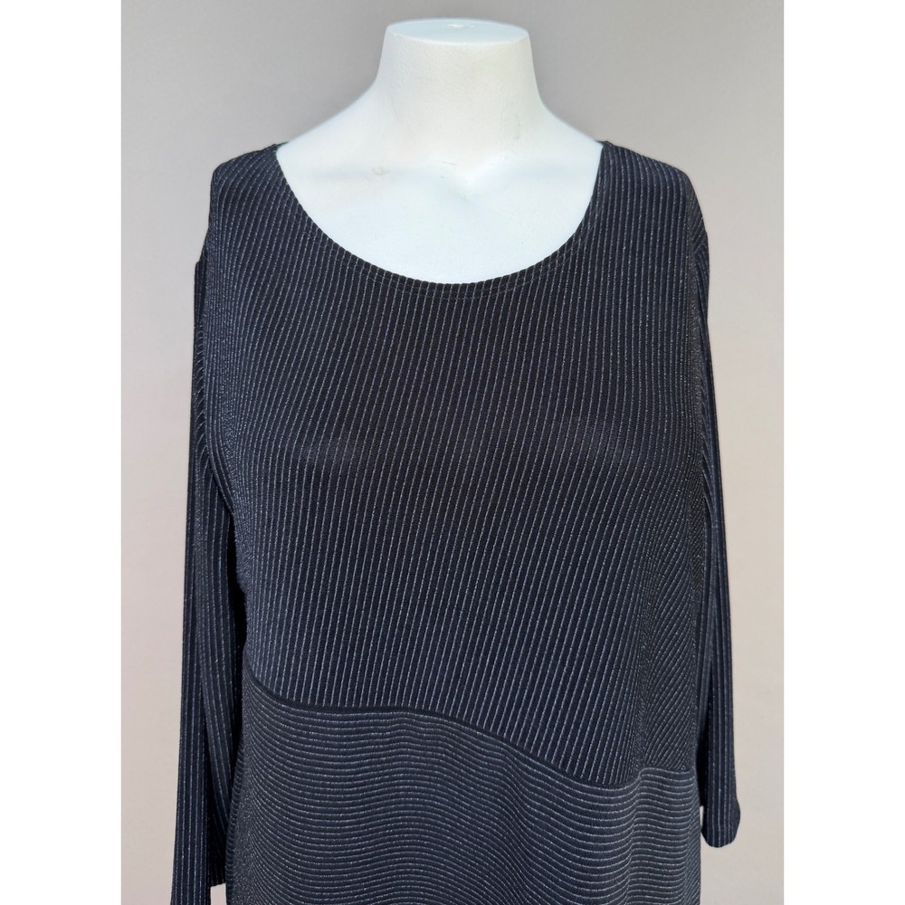 Chicos Travelers Lurex Stripe Top 2 Large Black Silver Metallic 3/4 Sleeve NEW - Picture 2 of 13